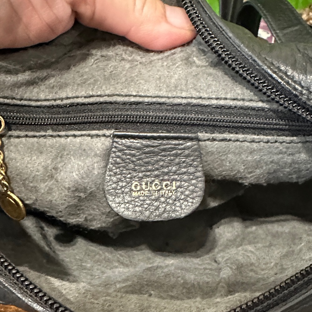 Gucci Jackie vintage Black Leather Shoulder Bag with Gold Detail - Picture 13 of 16